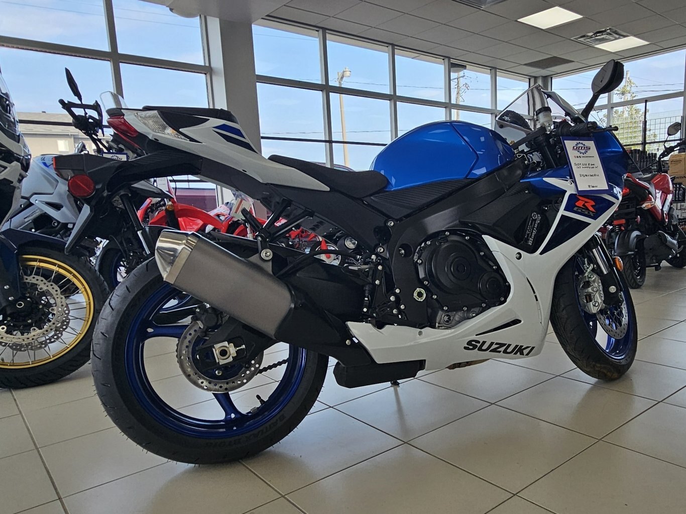 2024 Suzuki GSX R600 Pearl Brilliant White / Metallic Triton Blue