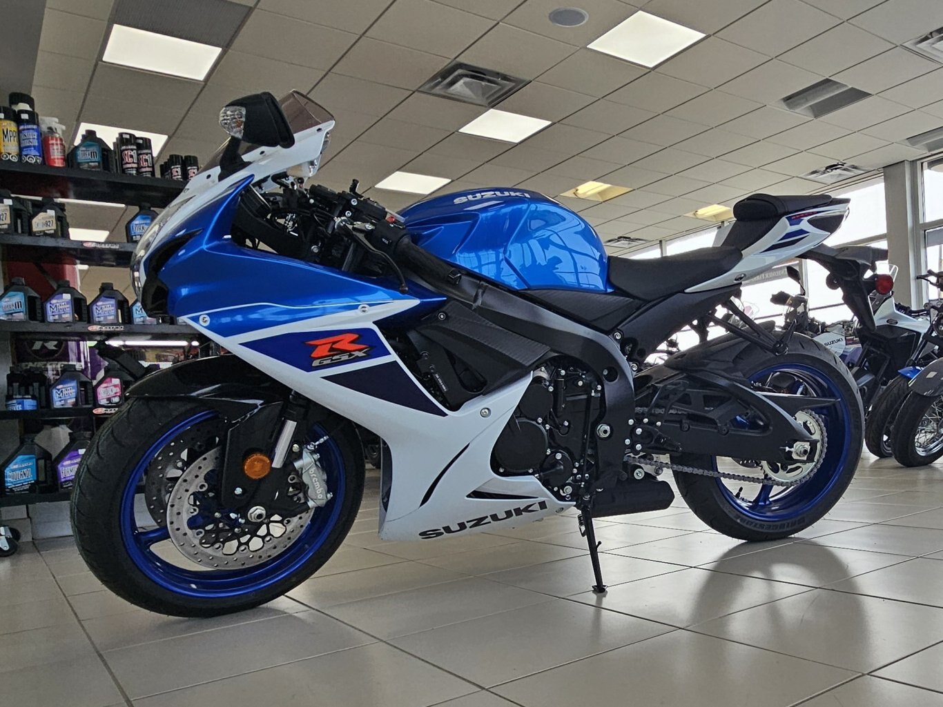 2024 Suzuki GSX R600 Pearl Brilliant White / Metallic Triton Blue