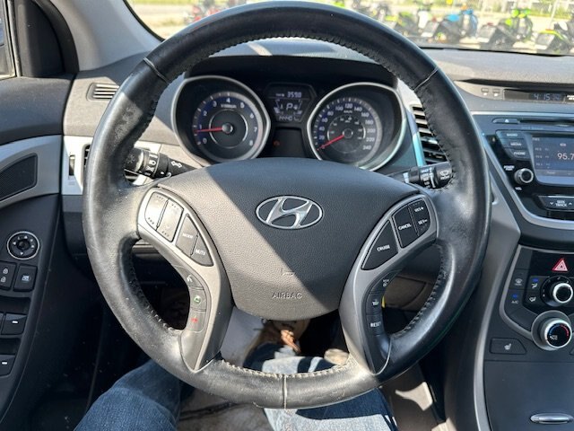 2015 HYUNDAI ELANTRA GLS / $239.35 BIWEEKLY INCLUDING TAX / SUNROOF / HEATED FRONT SEATS