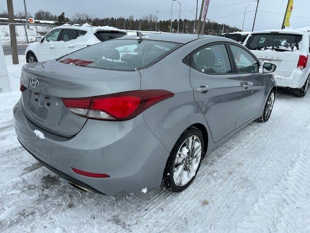 2015 HYUNDAI ELANTRA GLS / $194.02 BIWEEKLY INCLUDING TAX / SUNROOF / HEATED FRONT SEATS