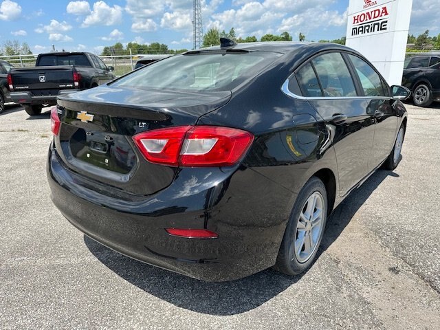 2018 CHEVROLET CRUZE LT / $161.15 B/W TAX IN / CARFAX CLEAN / HEATED SEATS