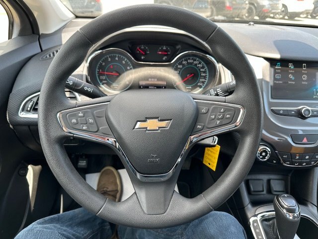 2018 CHEVROLET CRUZE LT / $161.15 B/W TAX IN / CARFAX CLEAN / HEATED SEATS