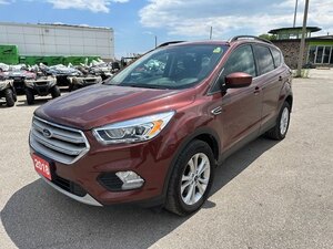 2018 FORD ESCAPE SEL 4WD / 228.66 B/W TAX IN / LEATHER / NAVIGATION / SUNROOF