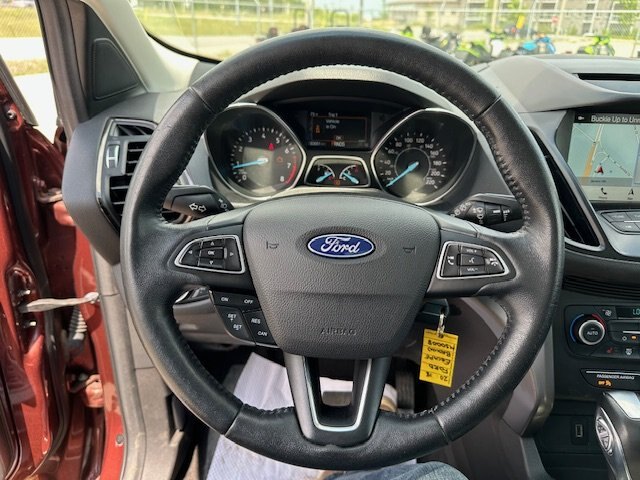 2018 FORD ESCAPE SEL 4WD / 228.66 B/W TAX IN / LEATHER / NAVIGATION / SUNROOF