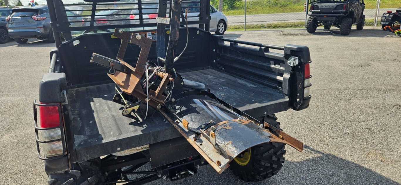 2016 JOHN DEERE GATOR 825