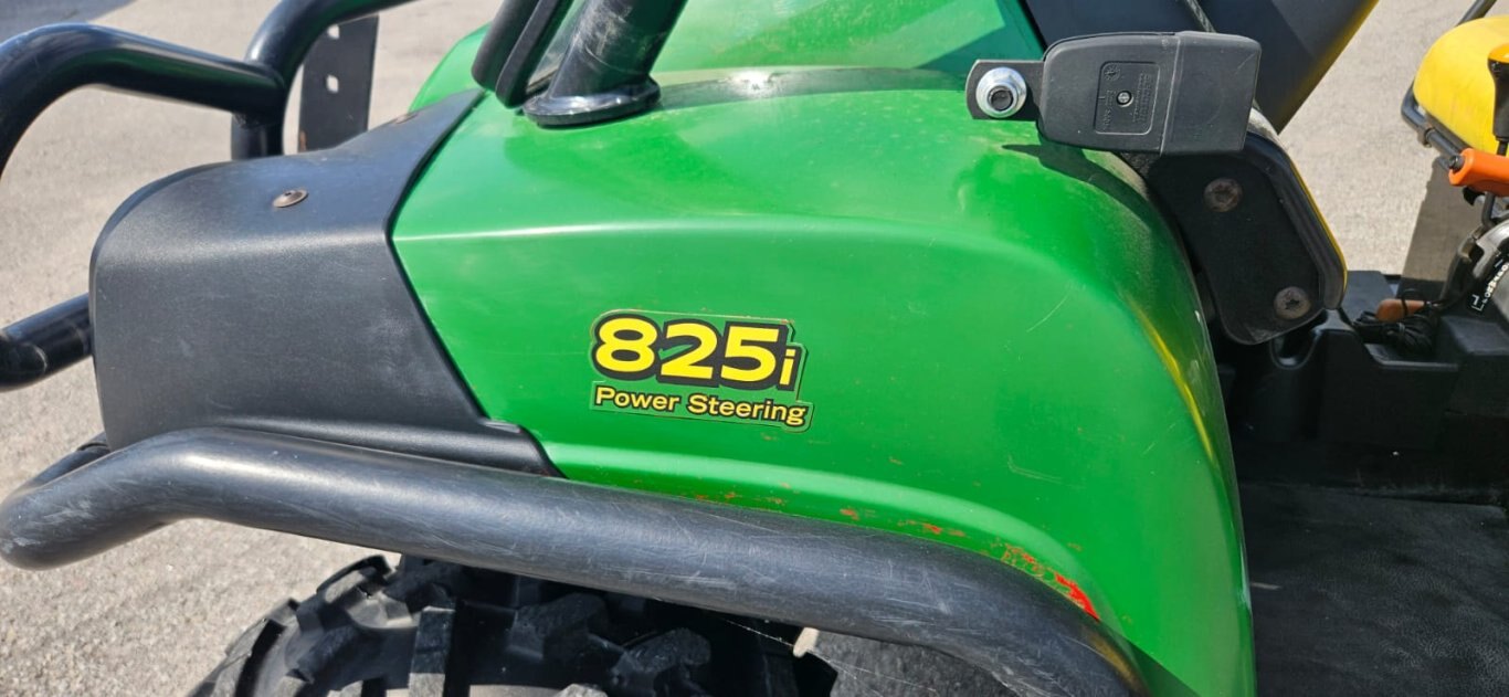 2016 JOHN DEERE GATOR 825