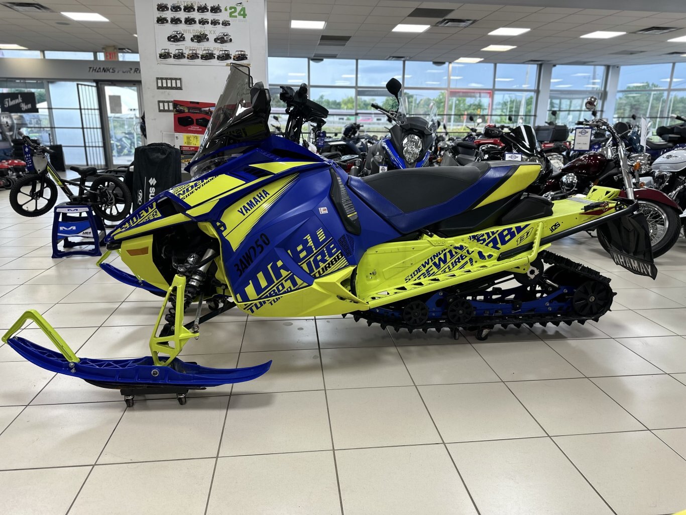 2019 YAMAHA SRS10LL