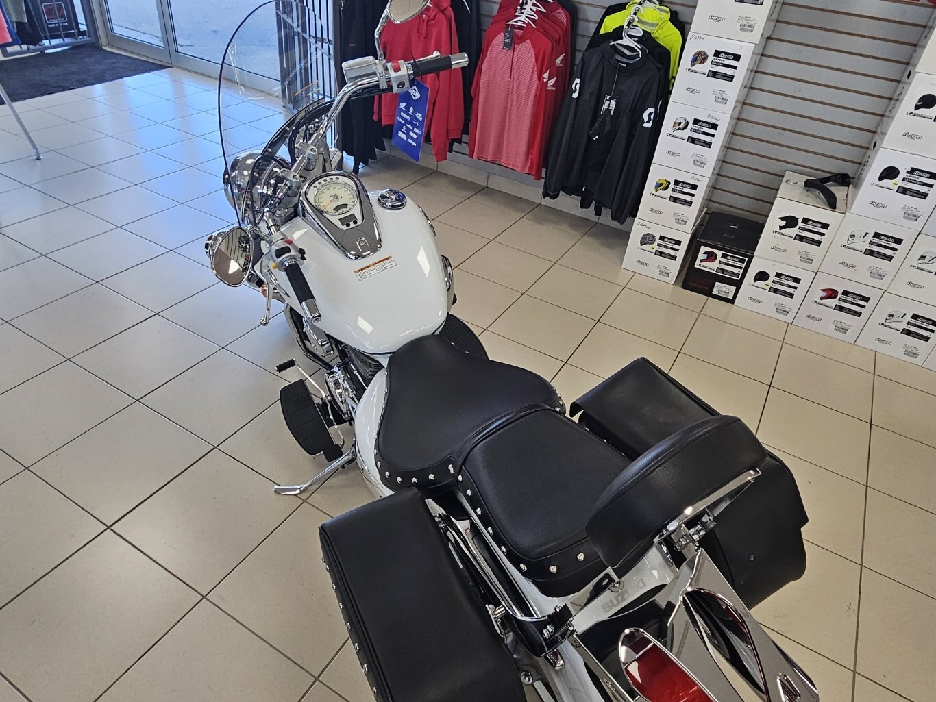 2022 Suzuki Boulevard C50T Pearl Brilliant White