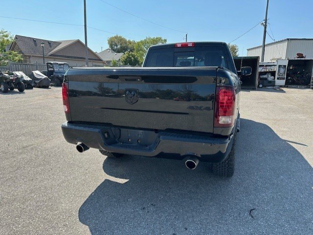 2017 RAM 1500 SPORT QUAD CAB 4X4 / $328.51 B/W TAX IN / CARFAX CLEAN