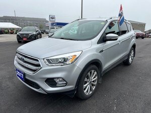 2017 FORD ESCAPE TITANIUM 4WD / $206.86 B/W TAX IN / PANO ROOF