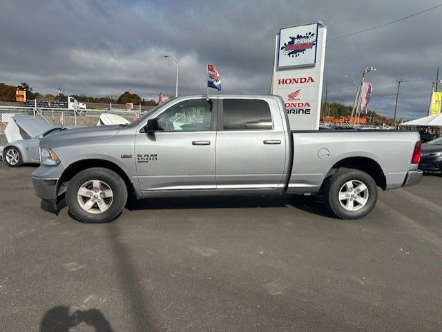 2021 RAM 1500 CLASSIC SLT / $271.50 BIWEEKLY INCLUDING TAX / 6'4 BOX / TRAILER BRAKE CONTROL