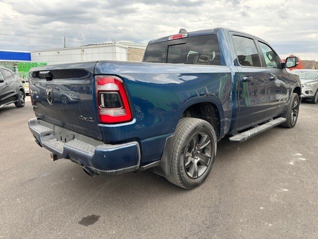 2021 RAM 1500 SPORT CREW CAB / $322.33 BIWEEKLY INCLUDING TAX / CARFAX CLEAN / NAVIGATION / VENTILATED FRONT SEATS