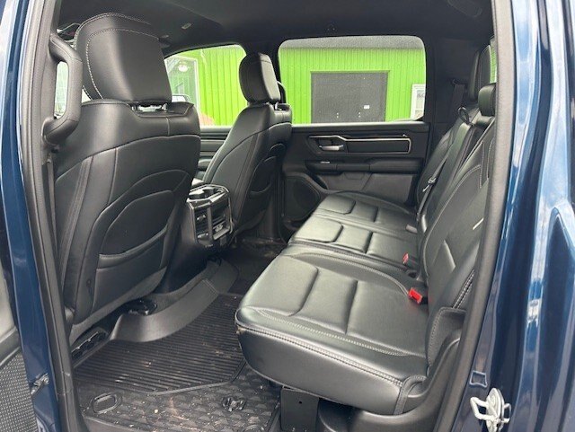 2021 RAM 1500 SPORT CREW CAB / $322.33 BIWEEKLY INCLUDING TAX / CARFAX CLEAN / NAVIGATION / VENTILATED FRONT SEATS