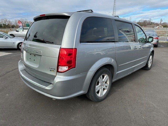 2016 DODGE GRAND CARAVAN CREW PLUS / $233.62 BIWEEKLY INCLUDING TAX / CARFAX CLEAN / STOW'N GO / HEATED STEERING WHEEL