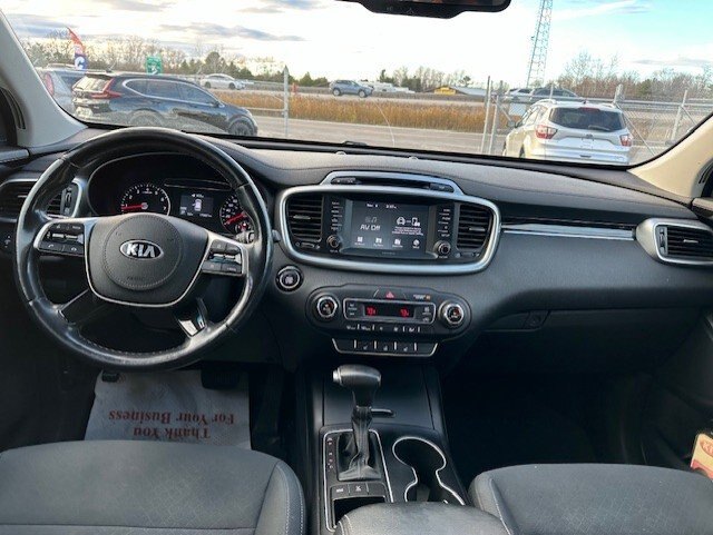 2019 KIA SORENTO LX AWD 7 PASSENGER / $151.94 BIWEEKLY INCLUDING TAX / HEATED STEERING WHEEL