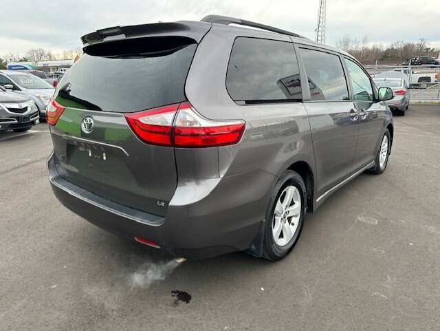 2018 TOYOTA SIENNA LE FWD / $269.85 BIWEEKLY INCLUDING TAX / 8 PASSENGER / HEATED FRONT SEATS