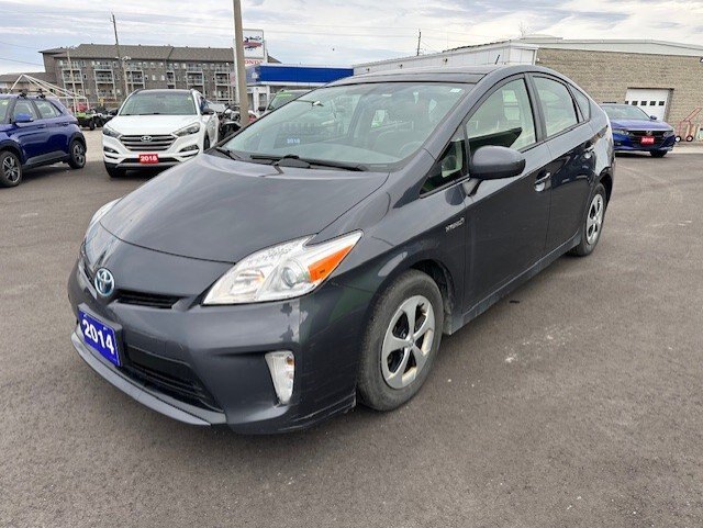 2014 TOYOTA PRIUS / CARFAX CLEAN / ***LOW KMS*** / HYBRID