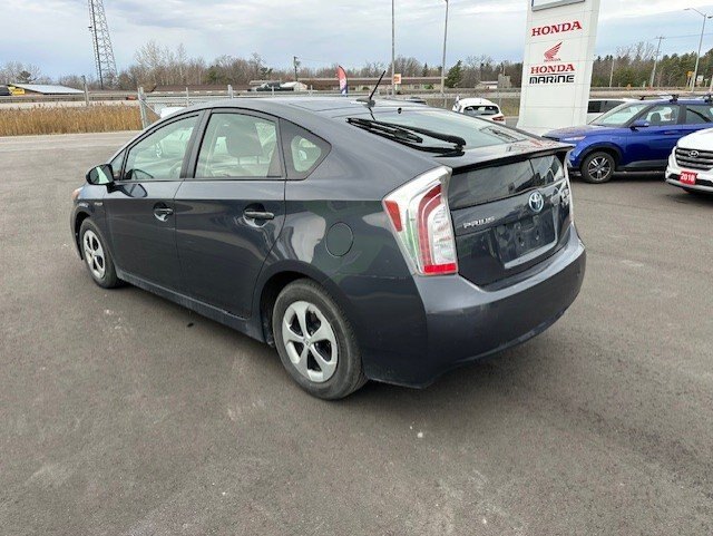 2014 TOYOTA PRIUS / CARFAX CLEAN / ***LOW KMS*** / HYBRID