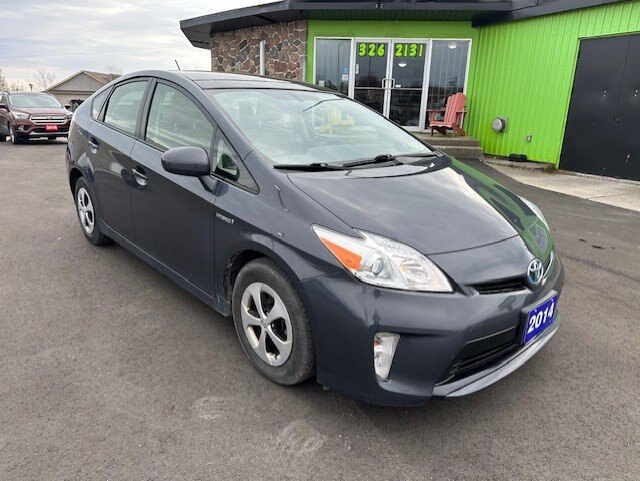 2014 TOYOTA PRIUS / CARFAX CLEAN / ***LOW KMS*** / HYBRID