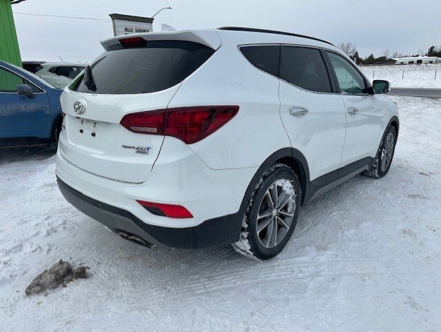 2018 HYUNDAI SANTA FE SPORT 2.0T LIMITED / $171.23 BIWEEKLY INCLUDING TAX / PANORAMIC SUNROOF / HEATED FRONT AND REAR SEATS