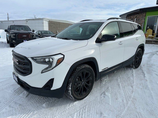 2020 GMC TERRAIN SLT AWD / $214.00 BIWEEKLY INCLUDING TAX / PANORAMIC SUNROOF / NAVIGATION / HEATED STEEING WHEEL