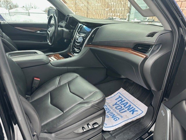 2019 CADILLAC ESCALADE LUXURY / $423.51 BIWEEKLY INCLUDING TAX / SUNROOF / NAVIGATION