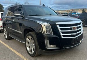 2019 CADILLAC ESCALADE LUXURY / $423.51 BIWEEKLY INCLUDING TAX / SUNROOF / NAVIGATION