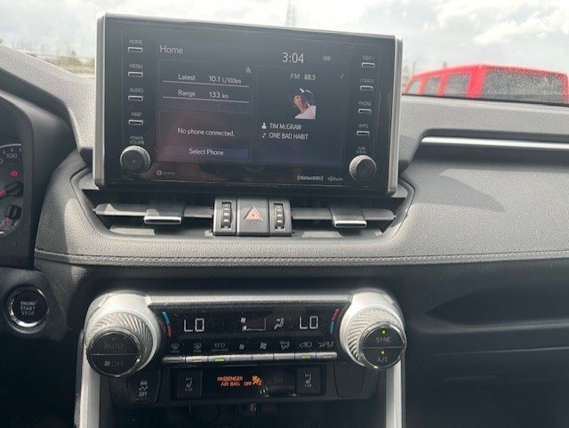 2019 TOYOTA RAV4 XLE AWD / $298.00 BIWEEKLY INCLUDING TAX /SUNROOF / HEATED STEERING WHEEL