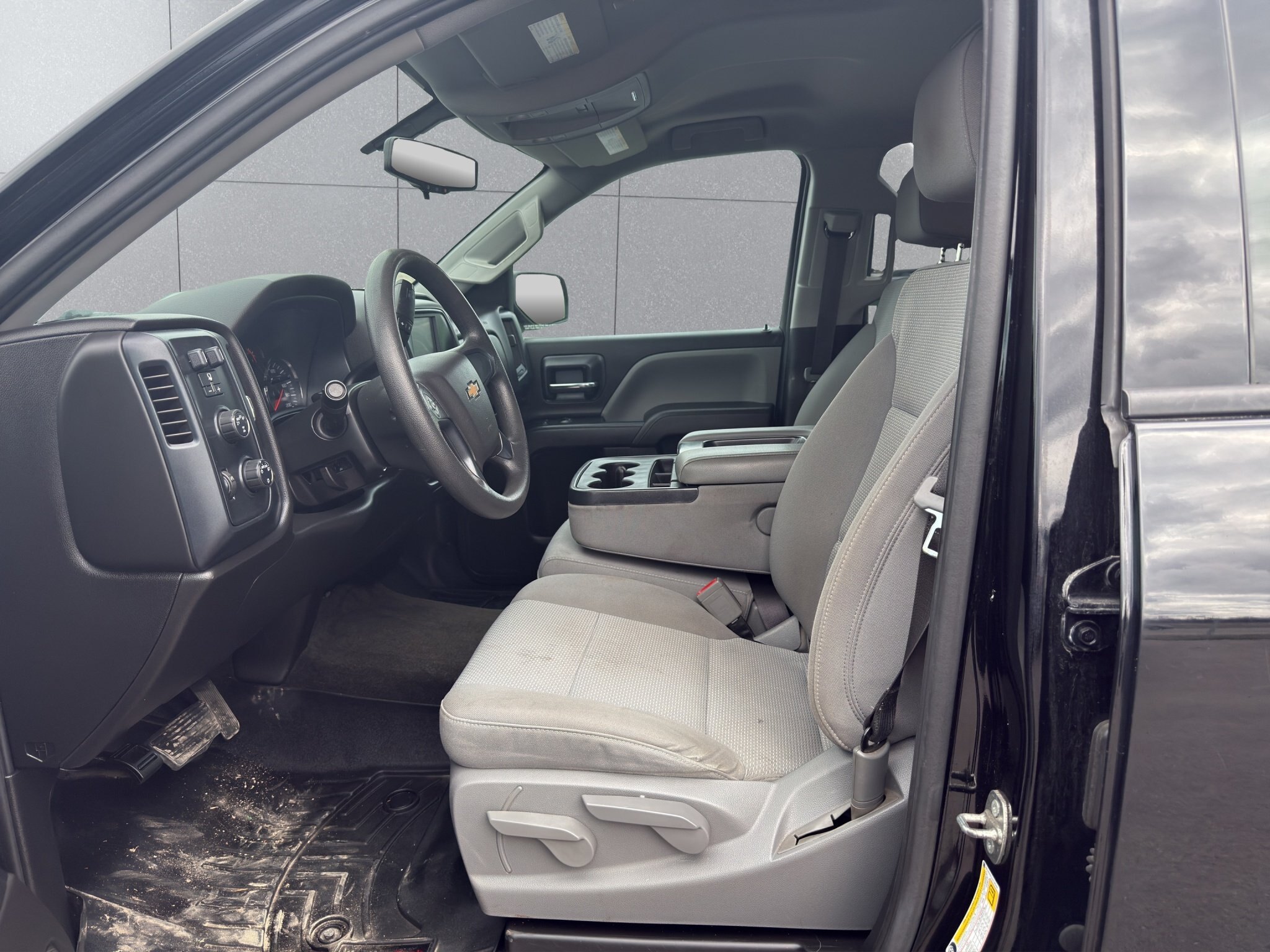 2018 CHEVROLET SILVERADO 1500 CUSTOM DOUBLE CAB / $287.38 BIWEEKLY INCLUDING TAX / REMOTE START / TRAILER BRAKE CONTROLLER