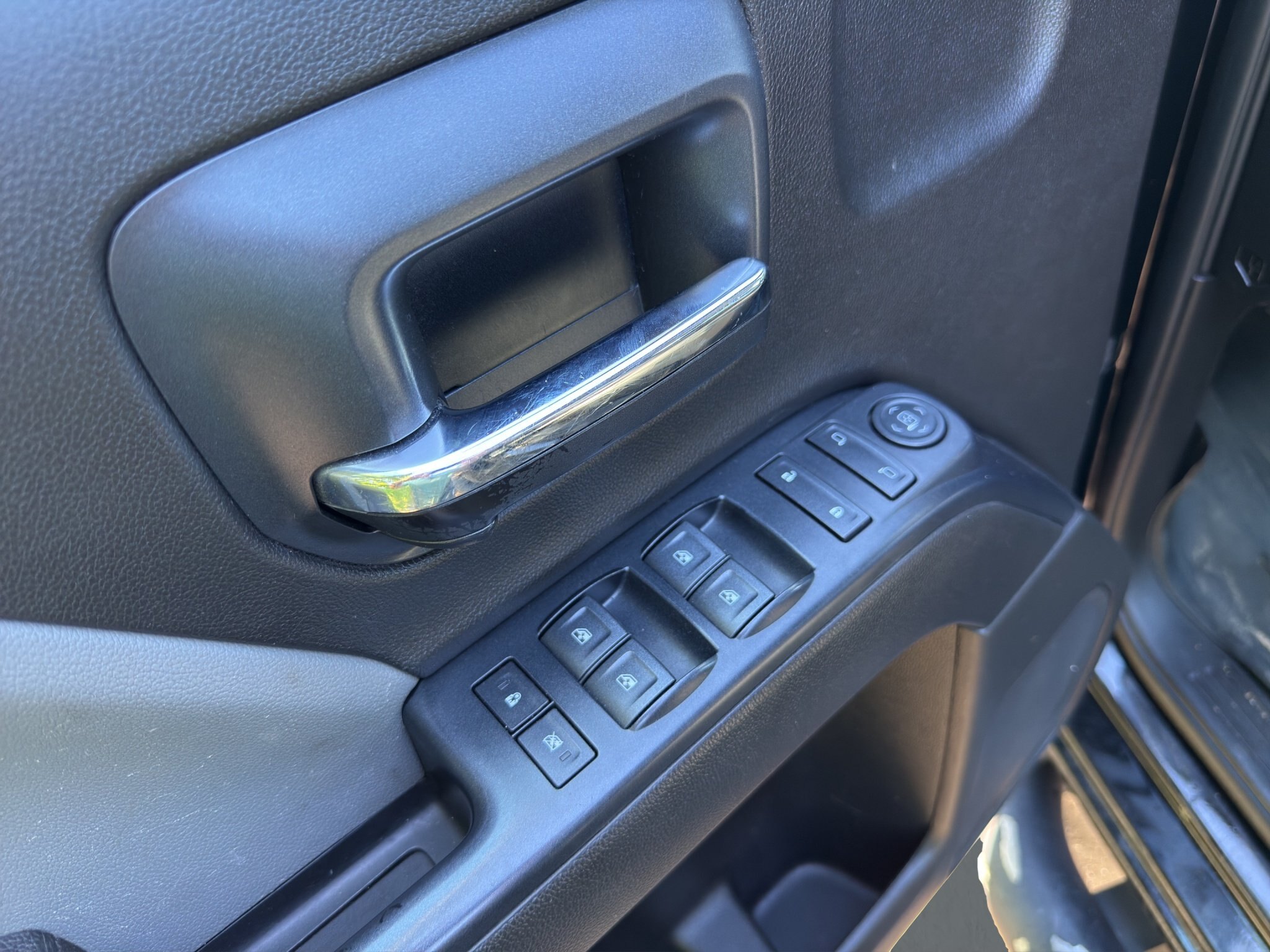 2018 CHEVROLET SILVERADO 1500 CUSTOM DOUBLE CAB / $287.38 BIWEEKLY INCLUDING TAX / REMOTE START / TRAILER BRAKE CONTROLLER