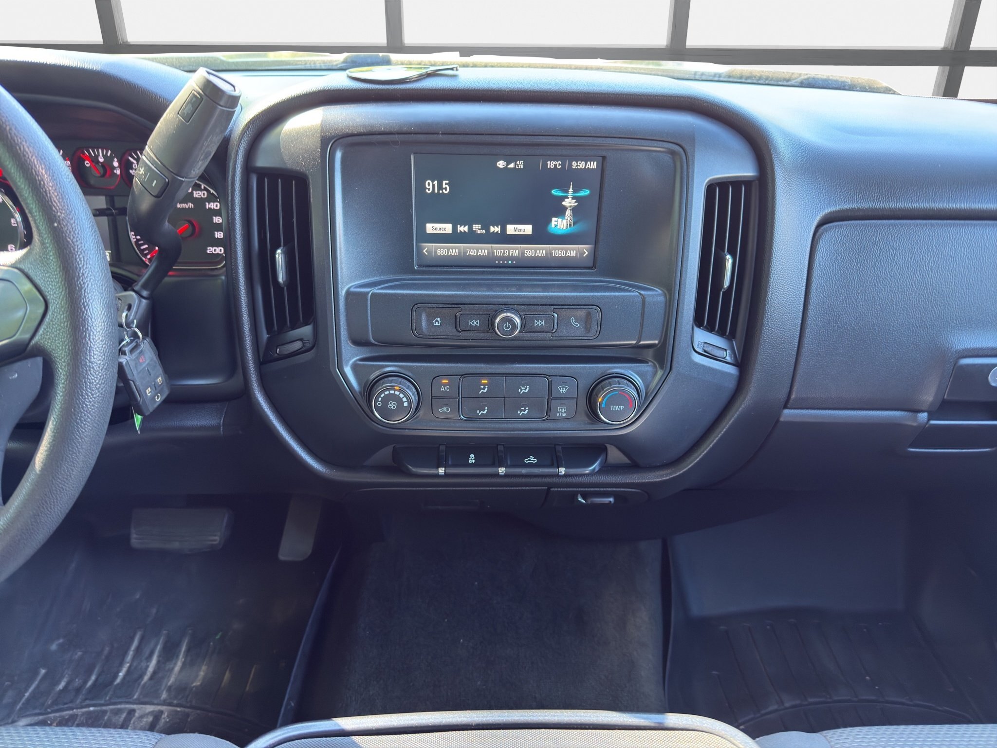 2018 CHEVROLET SILVERADO 1500 CUSTOM DOUBLE CAB / $287.38 BIWEEKLY INCLUDING TAX / REMOTE START / TRAILER BRAKE CONTROLLER