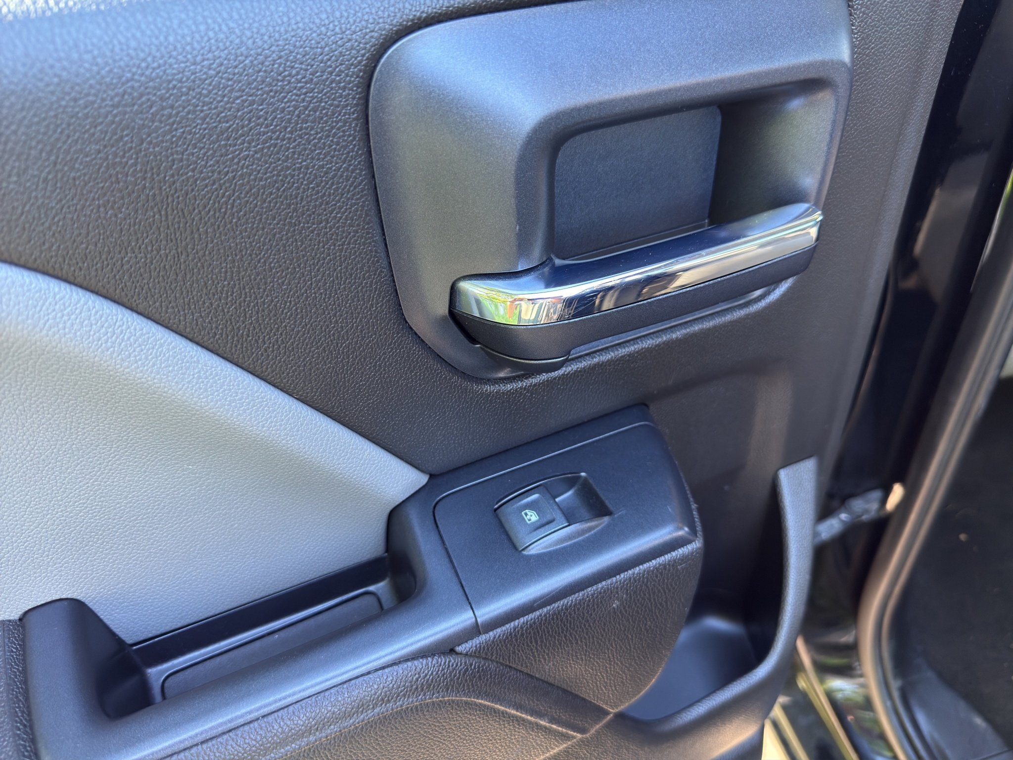 2018 CHEVROLET SILVERADO 1500 CUSTOM DOUBLE CAB / $287.38 BIWEEKLY INCLUDING TAX / REMOTE START / TRAILER BRAKE CONTROLLER