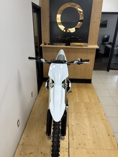 Stark MX 19'' ALPHA 80HP SNOW WHITE