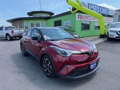 2019 TOYOTA C-HR XLE FWD / $191.95 BIWEEKLY INCLUDING TAX / HEATED FRONT SEATS  / APPLE CARPLAY