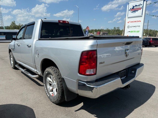 2015 RAM 1500 SLT 4WD / CERTIFIED / LOW KMS / CARFAX CLEAN / TRAILER BRAKE CONTROL / 5 PASSENGER