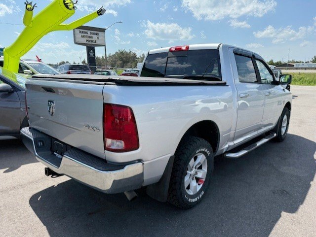 2015 RAM 1500 SLT 4WD / CERTIFIED / LOW KMS / CARFAX CLEAN / TRAILER BRAKE CONTROL / 5 PASSENGER