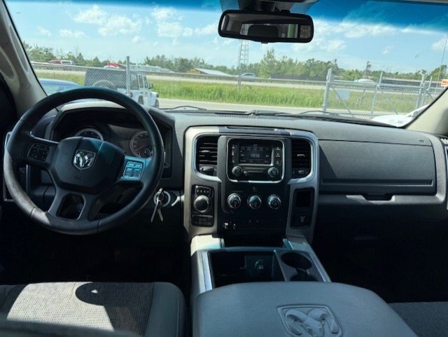 2015 RAM 1500 SLT 4WD / CERTIFIED / LOW KMS / CARFAX CLEAN / TRAILER BRAKE CONTROL / 5 PASSENGER