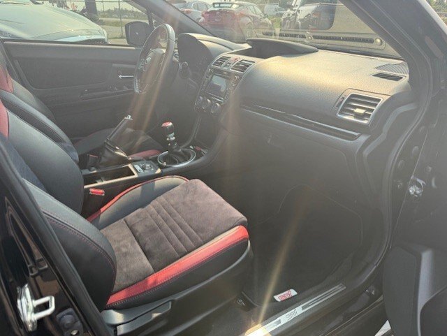 2020 SUBARU WRX STI LIMITED / $311.33 BIWEEKLY INCLUDING TAX / 6 SPEED MANUAL / SUNROOF / HEATED FRONT SEATS