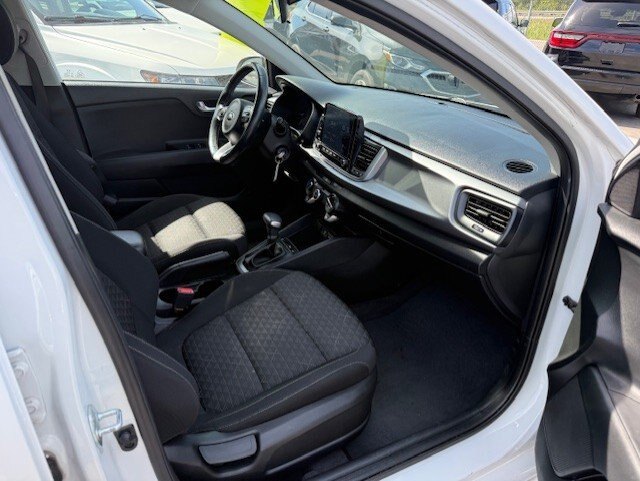 2021 KIA RIO 5 DOOR LX PREMIUM / $154.26 BIWEEKLY INCLUDING TAX / HEATED FRONT SEATS / CARFAX CLEAN