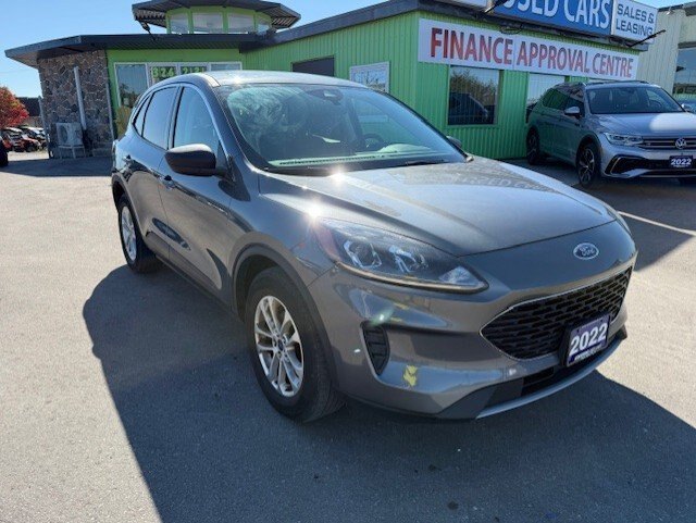 2022 FORD ESCAPE SE AWD / $209.23 BIWEEKLY INCLUDING TAX / PUSH BUTTON START / HEATED FRONT SEATS
