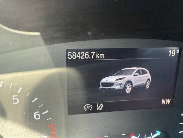 2022 FORD ESCAPE SE AWD / $209.23 BIWEEKLY INCLUDING TAX / PUSH BUTTON START / HEATED FRONT SEATS