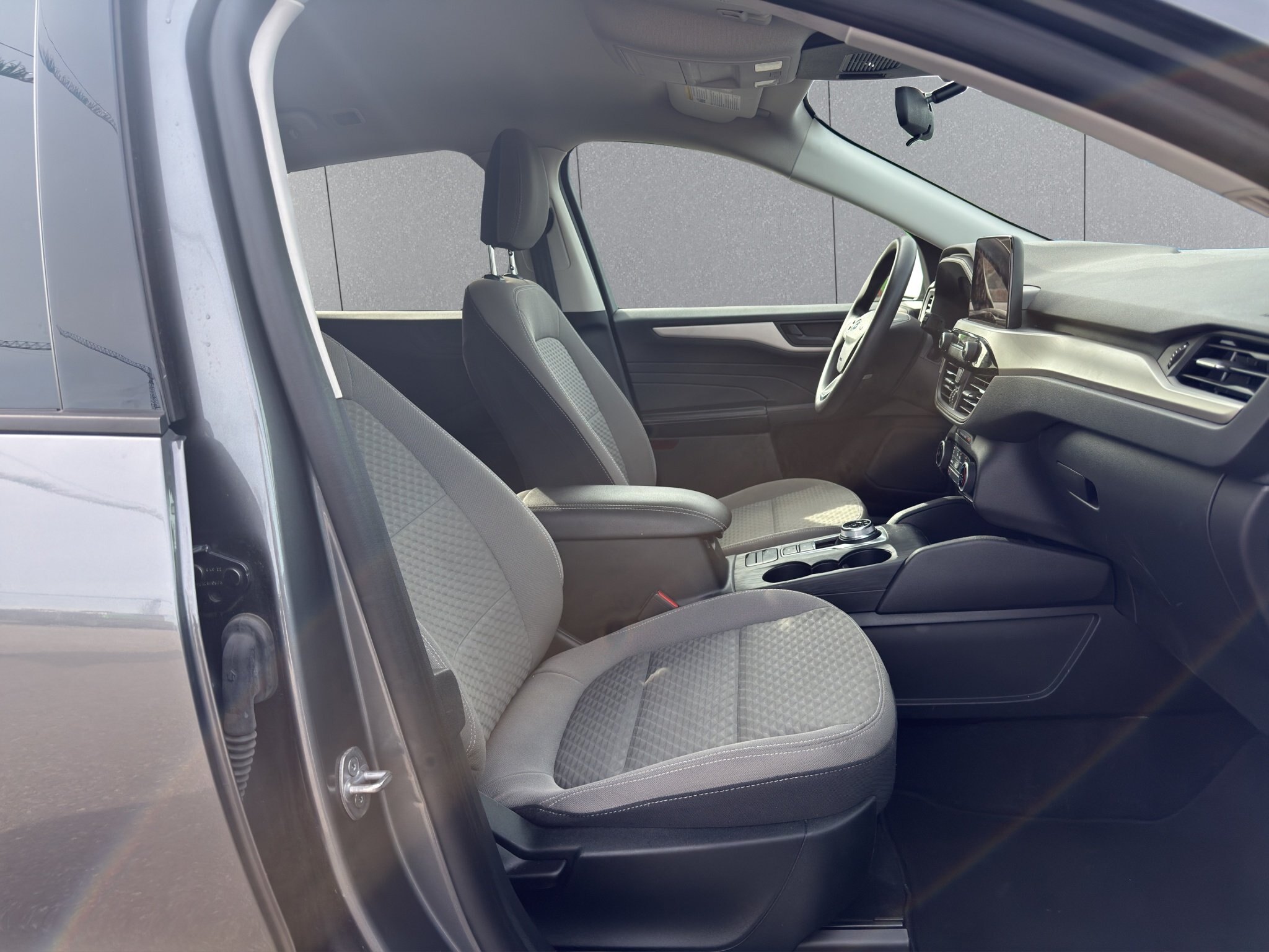 2022 FORD ESCAPE SE AWD / $183.60 BIWEEKLY INCLUDING TAX / PUSH BUTTON START / HEATED FRONT SEATS