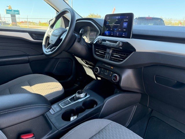 2022 FORD ESCAPE SE AWD / $209.23 BIWEEKLY INCLUDING TAX / PUSH BUTTON START / HEATED FRONT SEATS