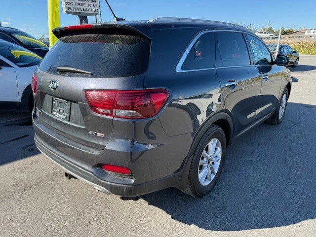 2019 KIA SORENTO EX 7 PASSENGER AWD / $224.73 BIWEEKLY INCLUDING TAX / HEATED STEERING WHEEL / APPLE CARPLAY