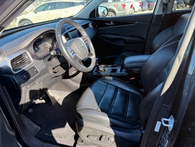 2019 KIA SORENTO EX 7 PASSENGER AWD / $224.73 BIWEEKLY INCLUDING TAX / HEATED STEERING WHEEL / APPLE CARPLAY