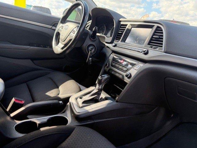 2018 HYUNDAI ELANTRA GL / $146.60 BIWEEKLY INCLUDING TAX / BLIND SPOT MONITORING / HEATED STEERING WHEEL