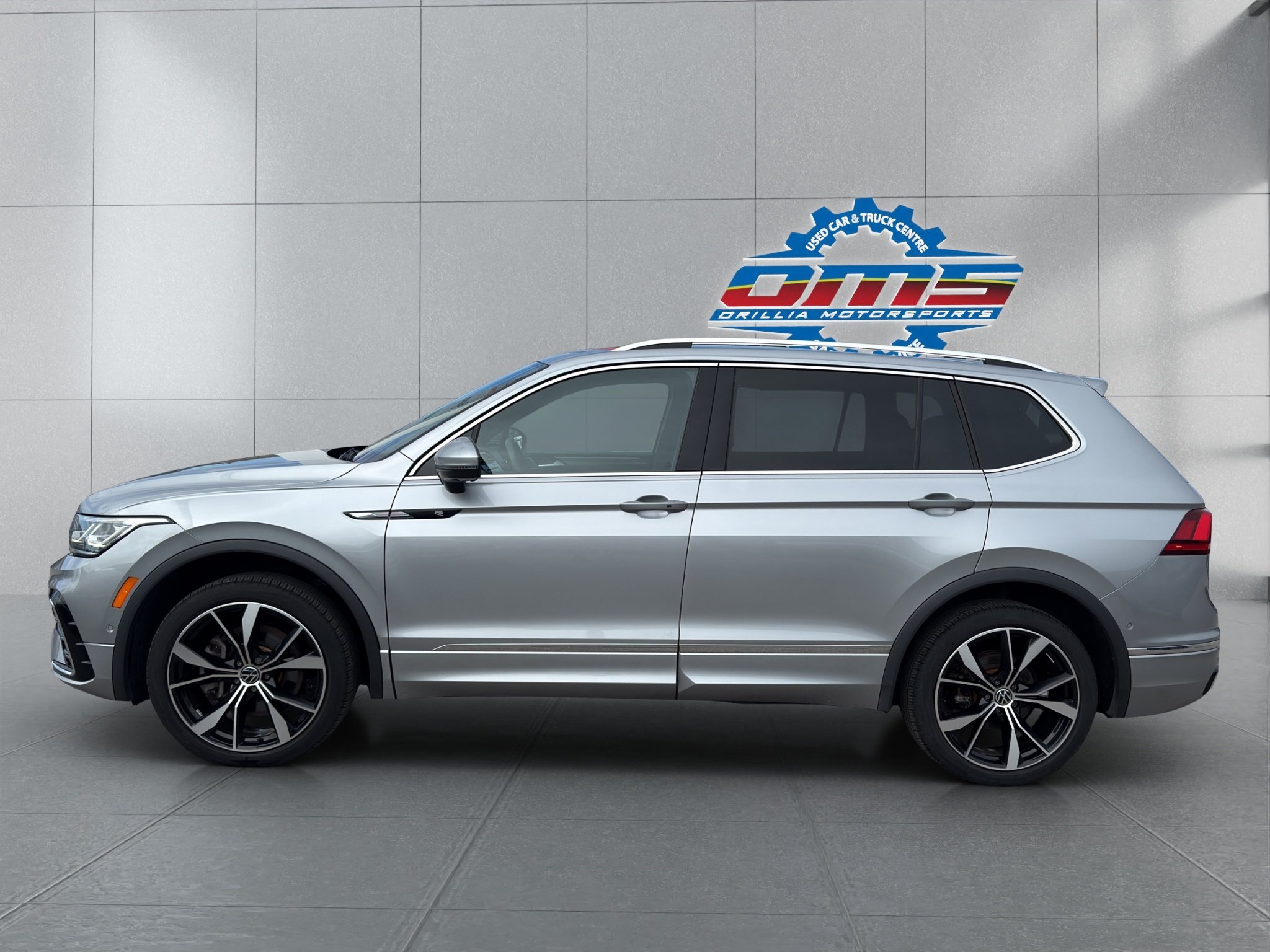 2022 VOLKSWAGEN TIGUAN HIGHLINE R LINE / $240.35 BIWEEKLY INCLUDING TAX / PANORAMIC SUNROOF / REMOTE START / DIGITAL DASH
