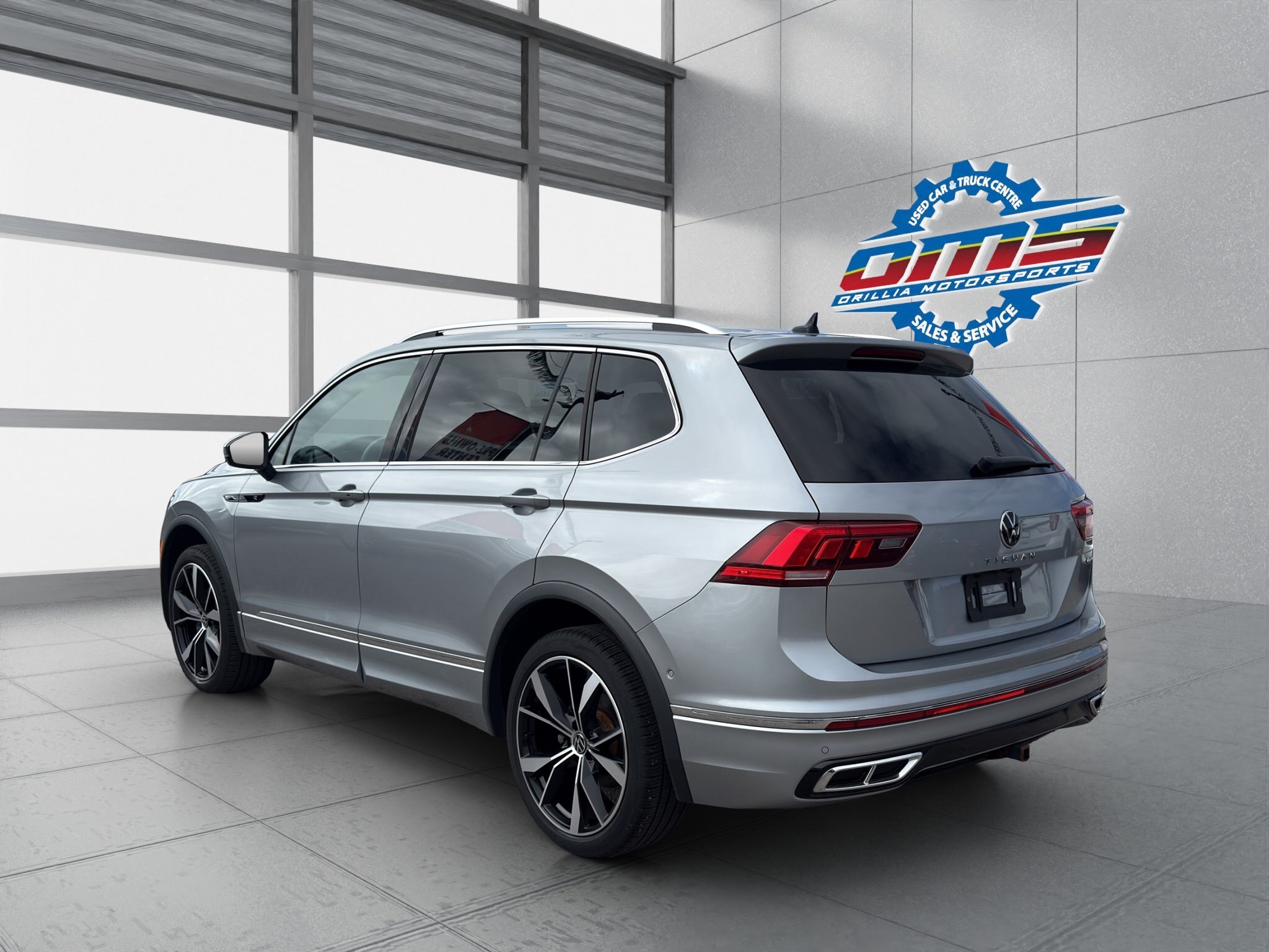 2022 VOLKSWAGEN TIGUAN HIGHLINE R LINE / $240.35 BIWEEKLY INCLUDING TAX / PANORAMIC SUNROOF / REMOTE START / DIGITAL DASH