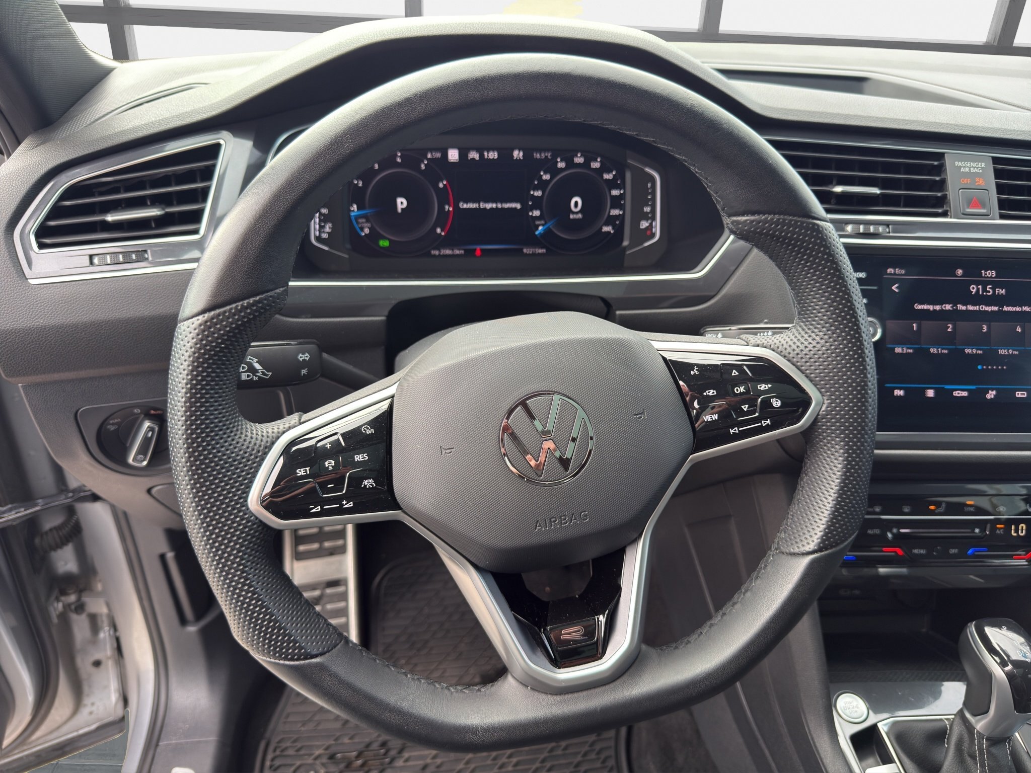 2022 VOLKSWAGEN TIGUAN HIGHLINE R LINE / $240.35 BIWEEKLY INCLUDING TAX / PANORAMIC SUNROOF / REMOTE START / DIGITAL DASH
