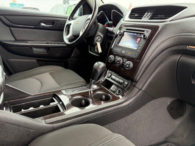 2017 CHEVROLET TRAVERSE LT / $217.59 BIWEEKLY INCLUDING TAX / 7 PASSENGER / REMOTE START